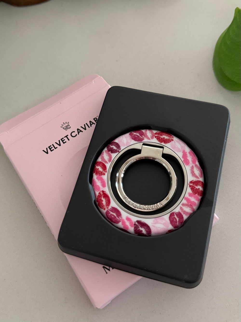 Velvet Caviar Pink & Red Lip Print Phone Ring Grip